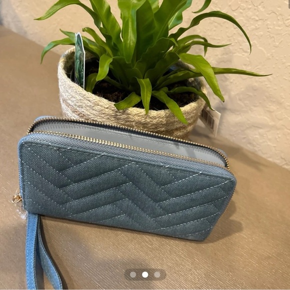 Blue Quilted Fabric Wallet with Wrist Strap - Picture 3 of 3